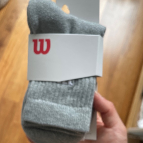 Wilson Accessories - Grey Wilson Quarter-Length Sock women’s gray Crew Socks size MEDIUM